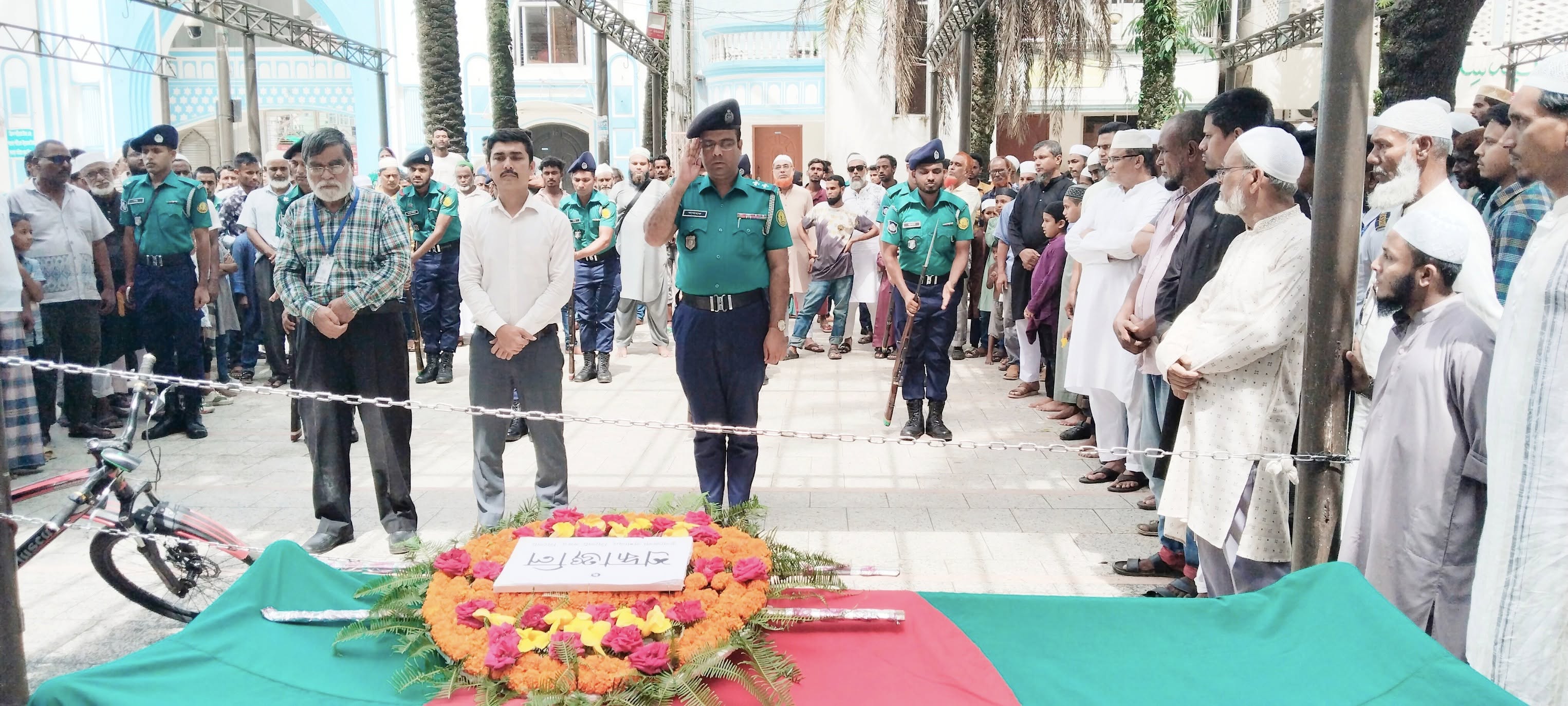 রাষ্ট্রীয় মর্যাদায় বীর মুক্তিযোদ্ধা সৈয়দ খায়রুল  মজিদ লেবু‘র দাফন সম্পন্ন